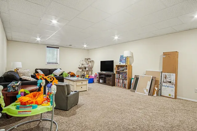 $299,900 | 406 South 3rd Street, Beaver Creek, MN 56116