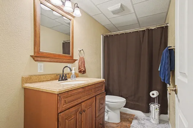 $299,900 | 406 South 3rd Street, Beaver Creek, MN 56116