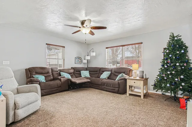 $299,900 | 406 South 3rd Street, Beaver Creek, MN 56116