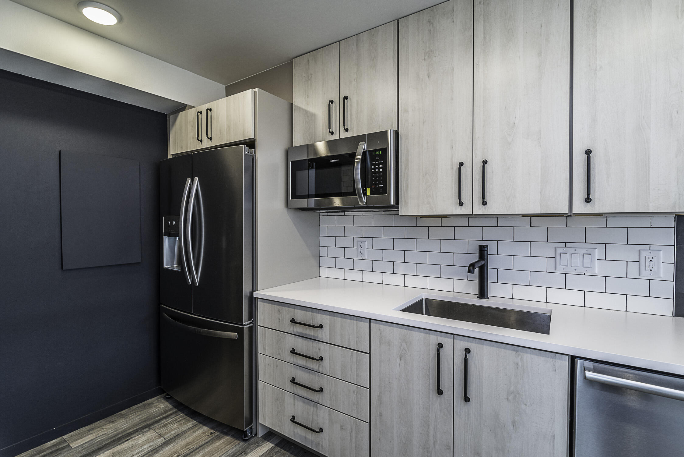 2124 Pauline Boulevard, Unit 205 Ann Arbor, MI 48103 - Photo 3 of 30 DSC_7128