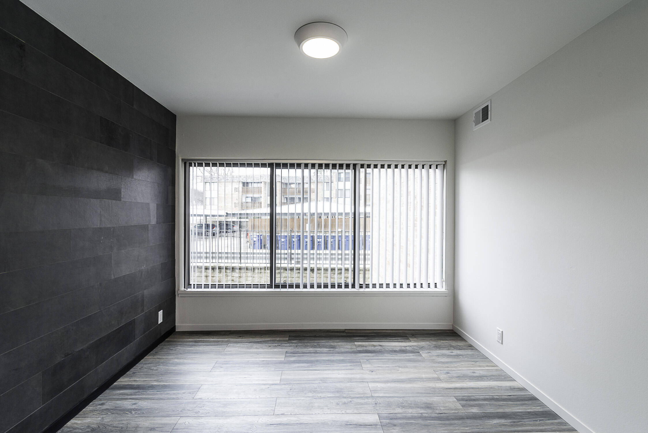 2124 Pauline Boulevard, Unit 205 Ann Arbor, MI 48103 - Photo 5 of 30 DSC_7134