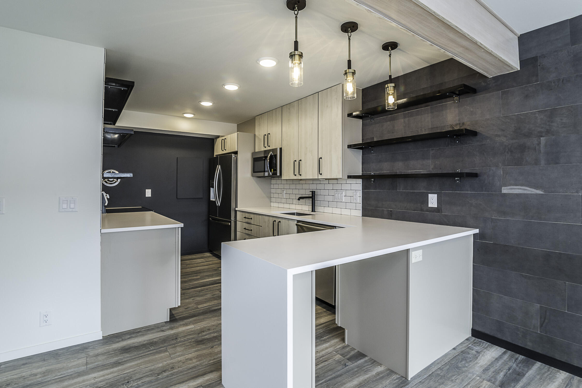 2124 Pauline Boulevard, Unit 205 Ann Arbor, MI 48103 - Photo 6 of 30 DSC_7124