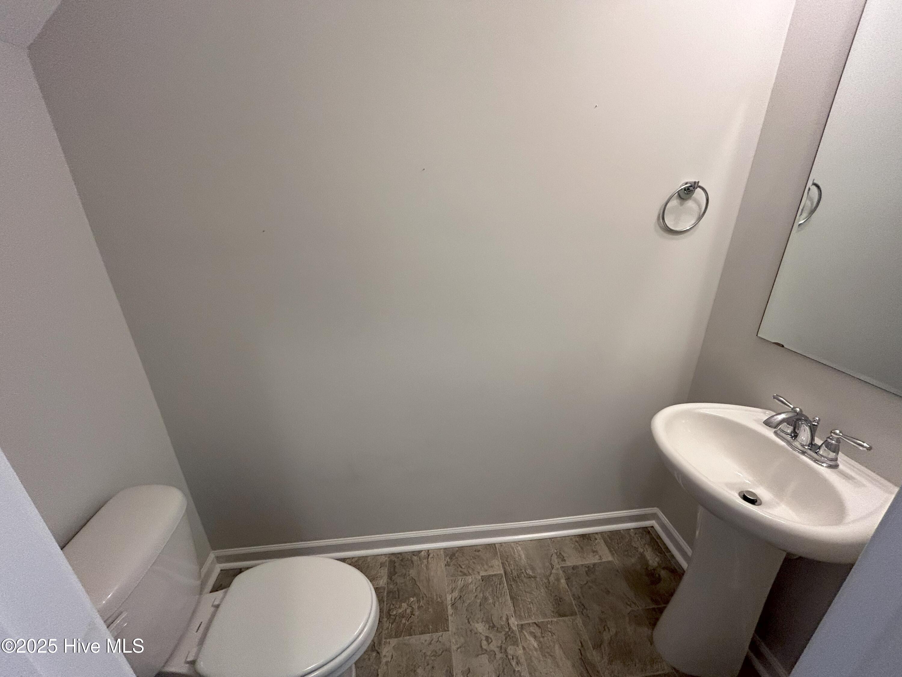 84 Aspen Road Hampstead, NC 28443 - Photo 11 of 28 Half bathroom