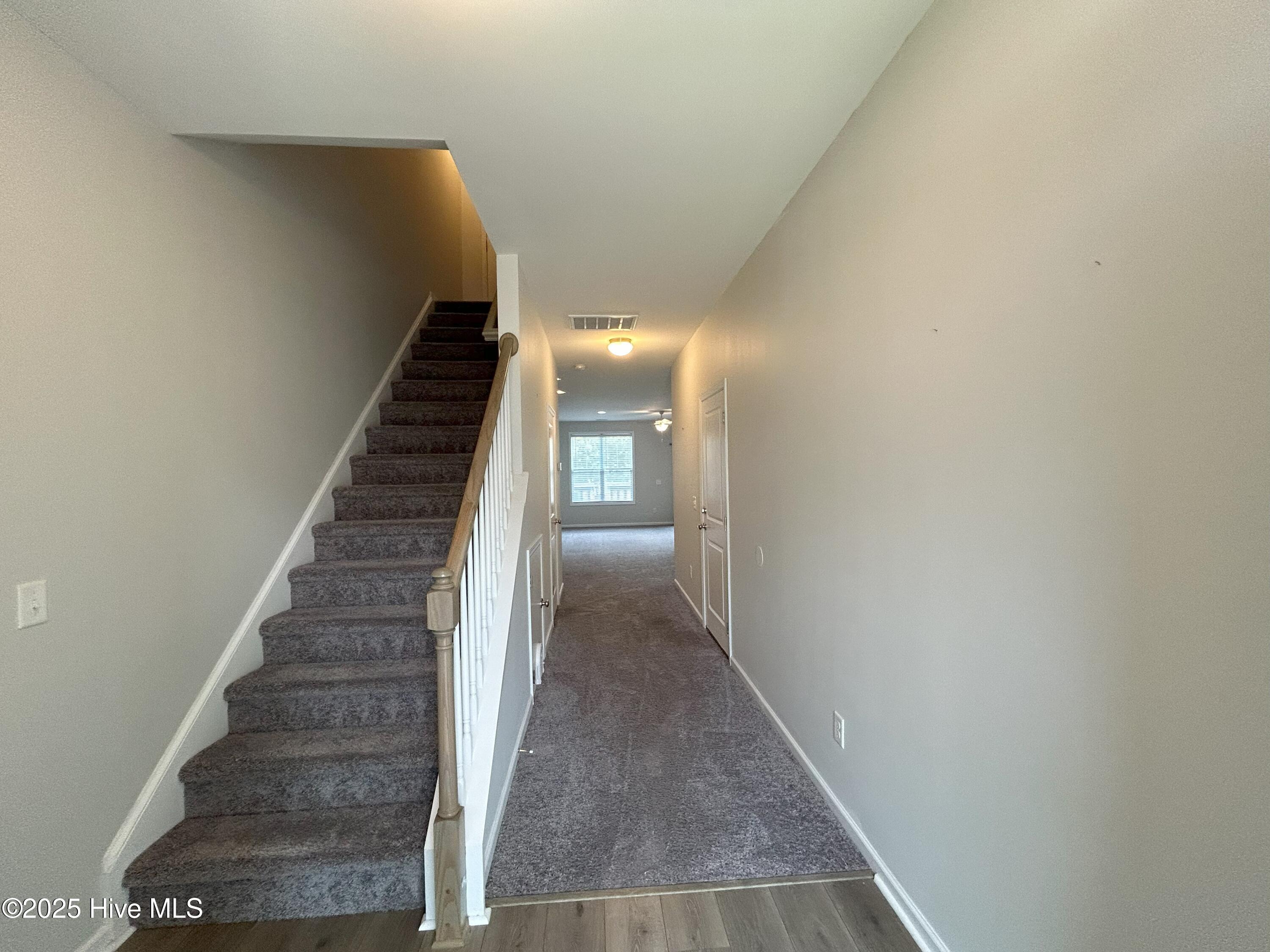 84 Aspen Road Hampstead, NC 28443 - Photo 3 of 28 Foyer.1