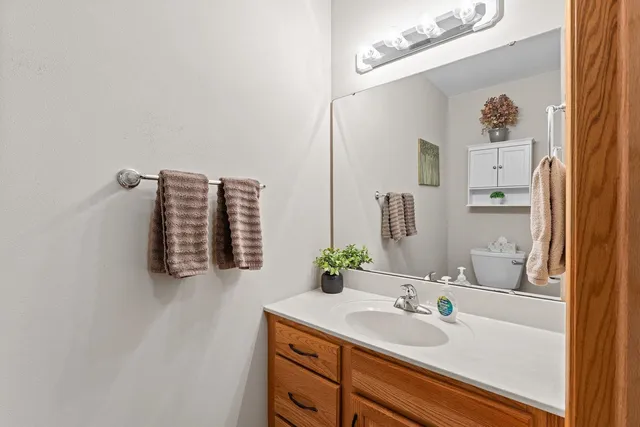 $289,000 | 1716 Hillcrest Drive, Baraboo, WI 53913