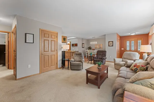 $289,000 | 1716 Hillcrest Drive, Baraboo, WI 53913