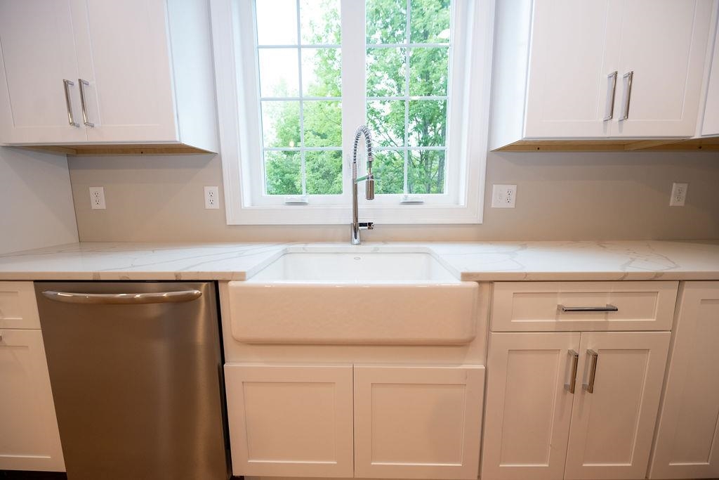 159 Pelham Road Salem, NH 03079 - Photo 6 of 28 Gallery Image 6
