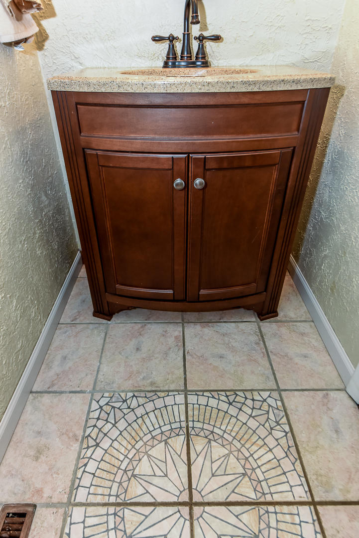 1724 Colonade Road Knoxville, TN 37922 - Photo 12 of 28 Half Bath
