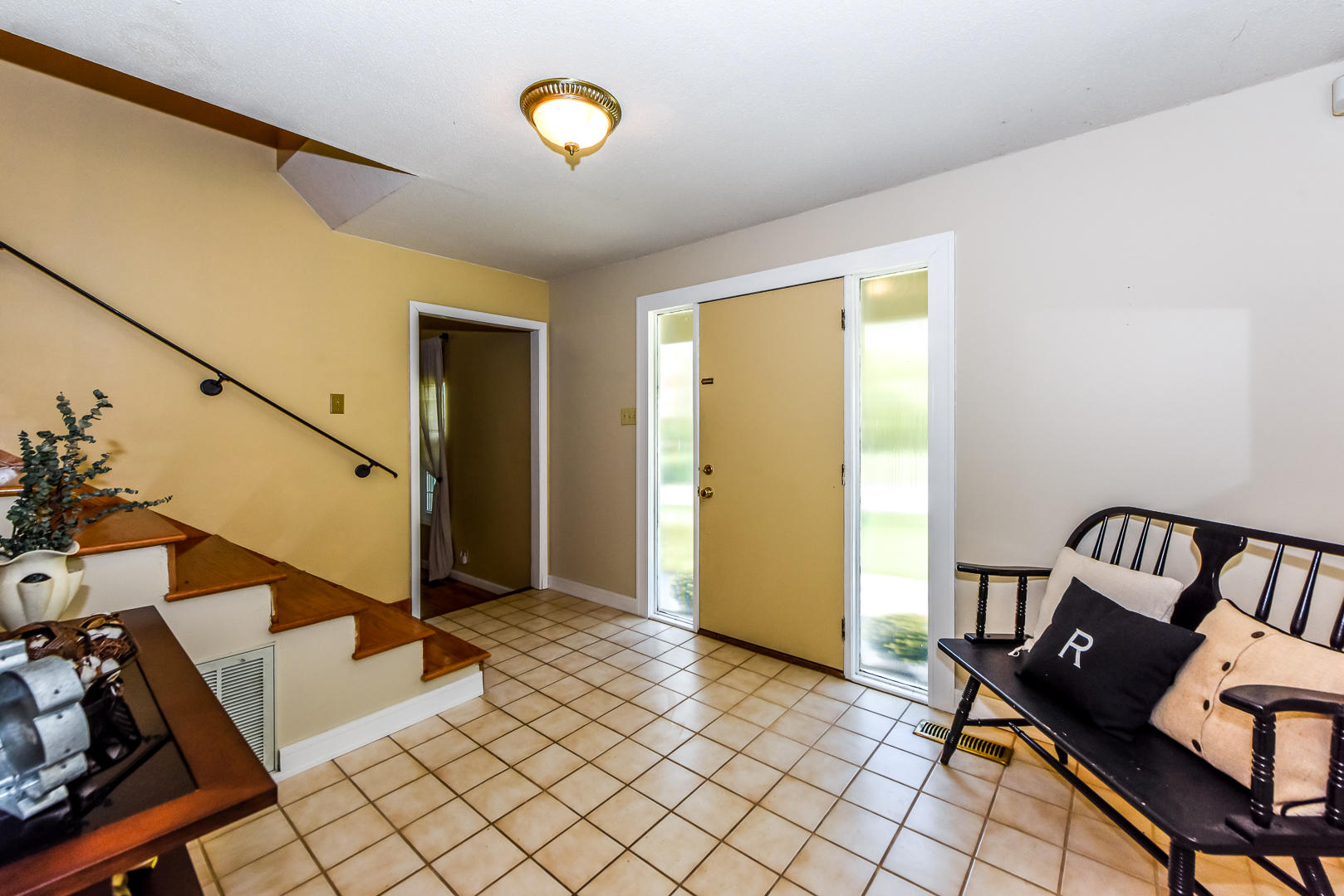 1724 Colonade Road Knoxville, TN 37922 - Photo 3 of 28 Entrance 1