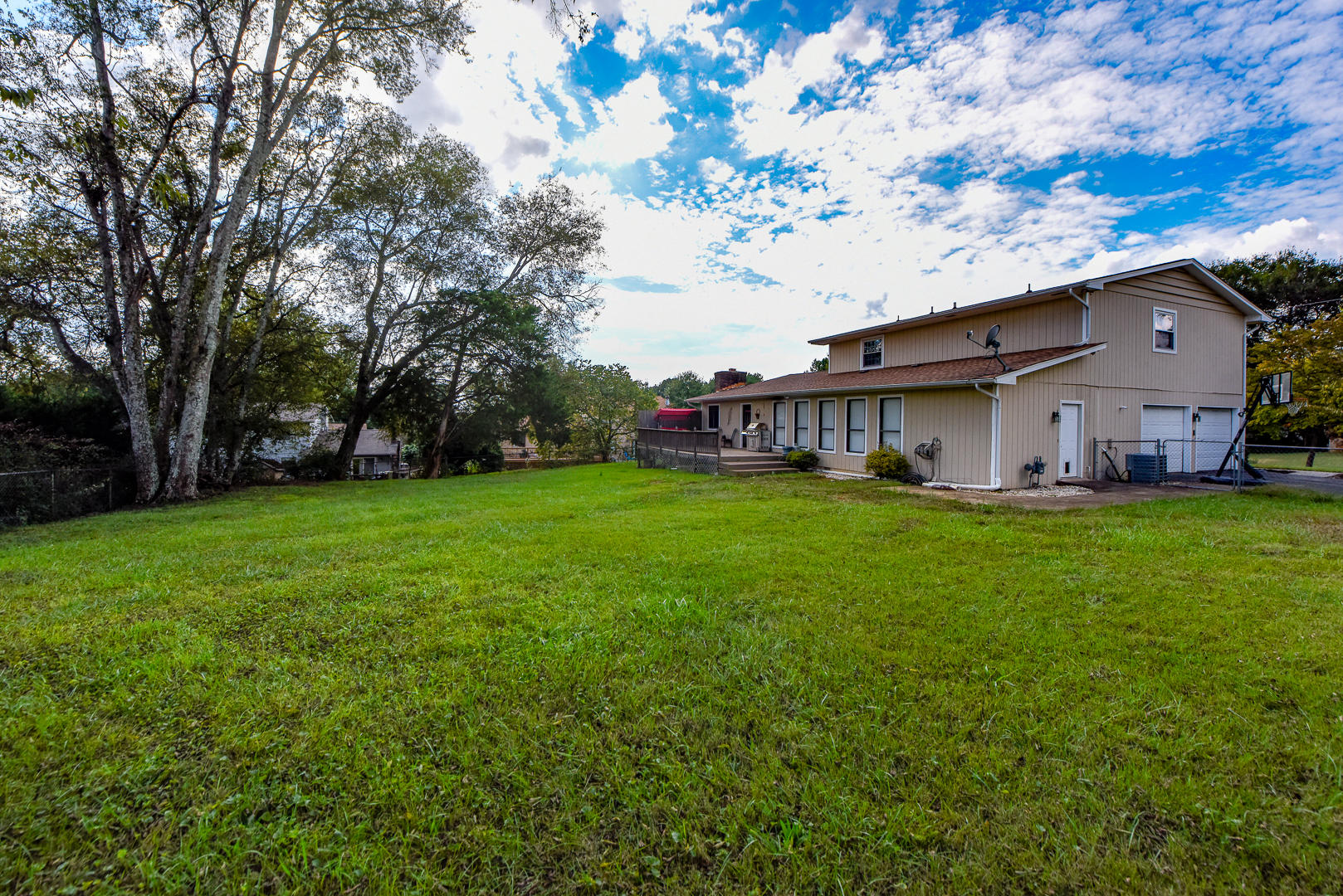 1724 Colonade Road Knoxville, TN 37922 - Photo 24 of 28 Back yard