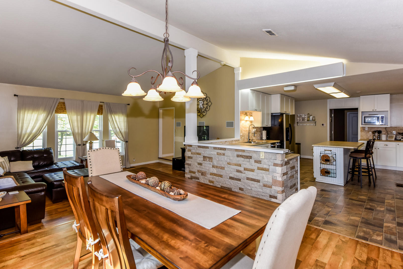 1724 Colonade Road Knoxville, TN 37922 - Photo 9 of 28 DIning Room