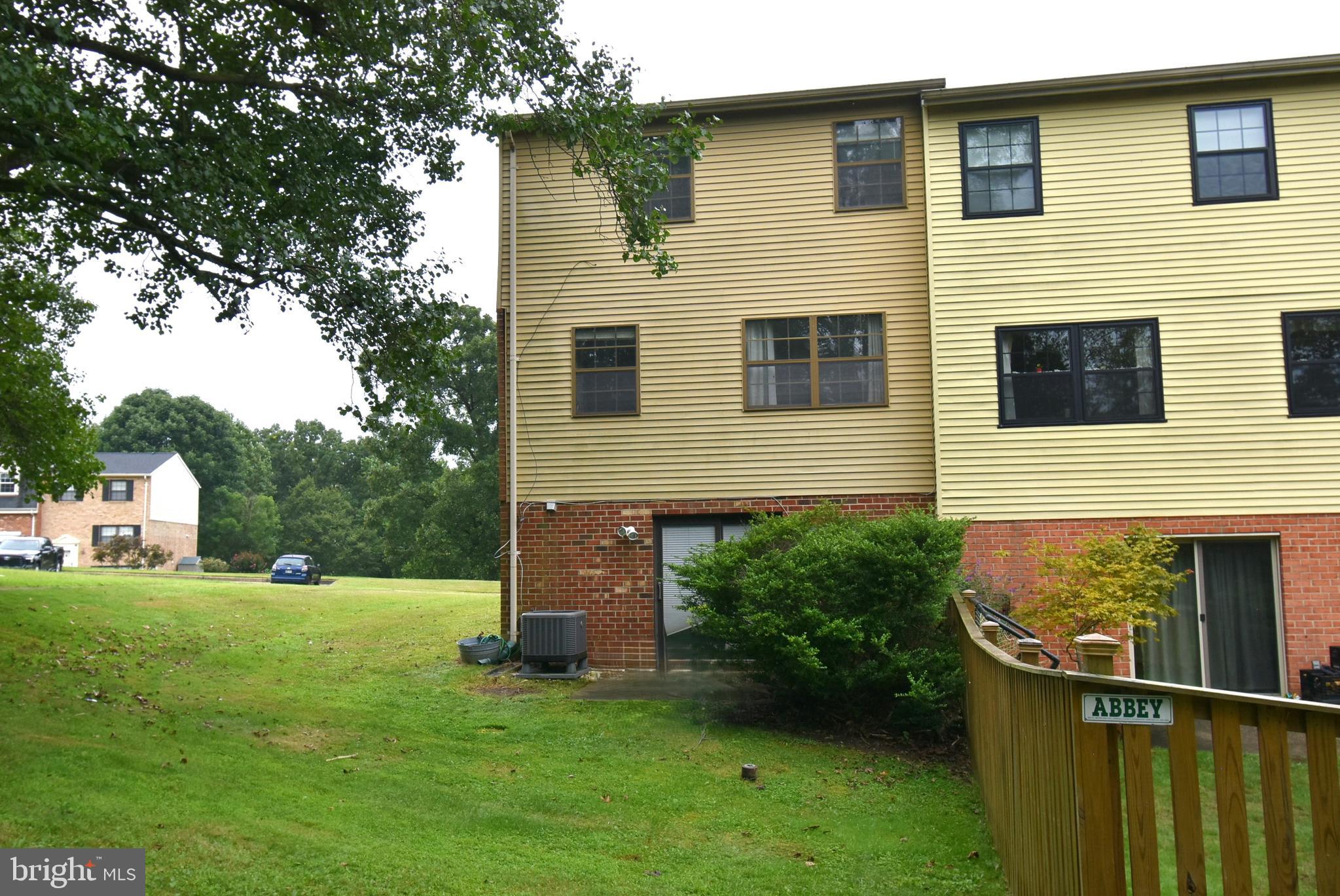 17 Kimball Ridge Court Catonsville, MD 21228 - Photo 4 of 5 a view of a house with backyard