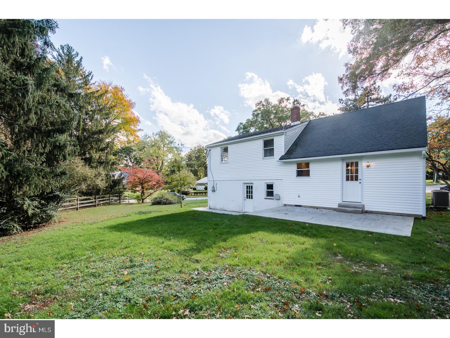 201 Penn Oak Road Flourtown, PA 19031 - Photo 8 of 22 Exterior Back
