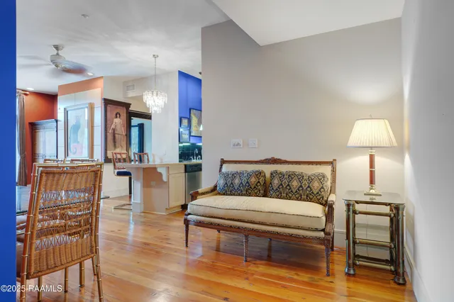 $320,000 | 1121 Camellia Boulevard, Unit 304, Lafayette, LA 70508