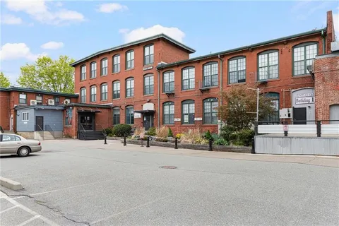 $299,000 | 1117 Douglas Avenue, Unit 103, North Providence, RI 02904