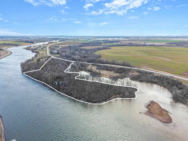 $999,900 | 3979 Lost Dauphin Road, De Pere, WI 54115