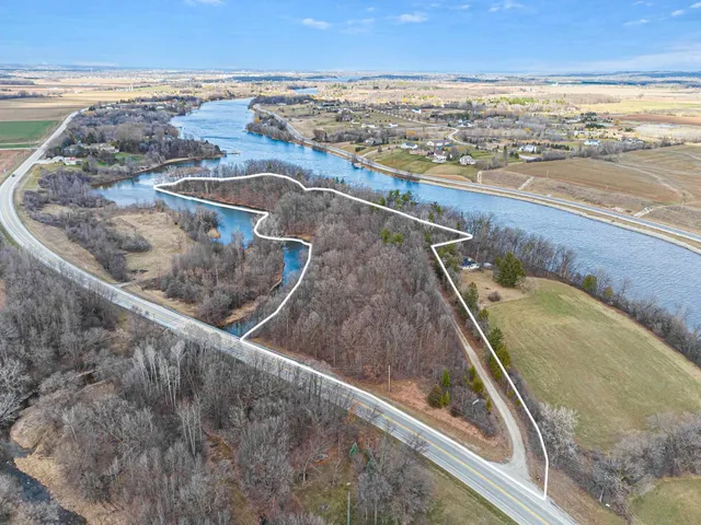 $999,900 | 3979 Lost Dauphin Road, De Pere, WI 54115