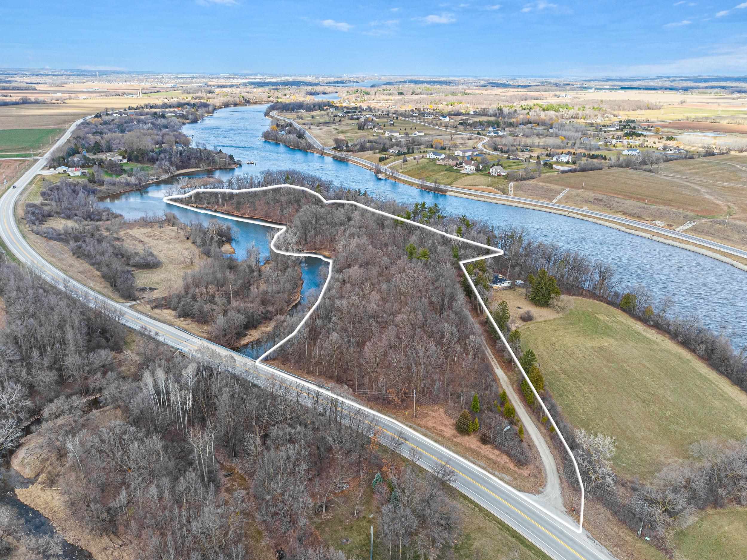 3979 Lost Dauphin Road De Pere, WI 54115 - Photo 3 of 30