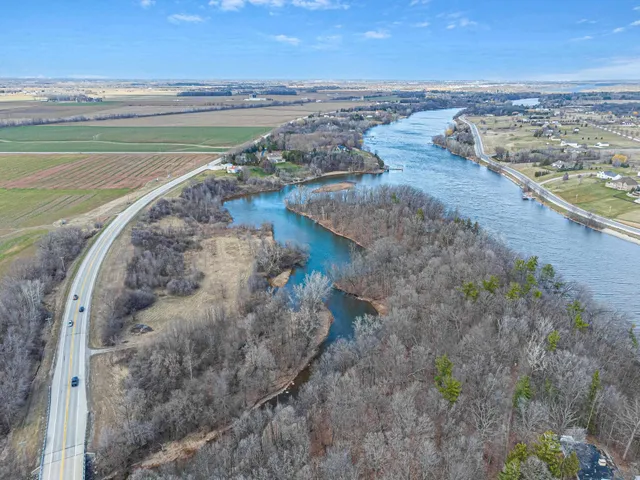 $999,900 | 3979 Lost Dauphin Road, De Pere, WI 54115