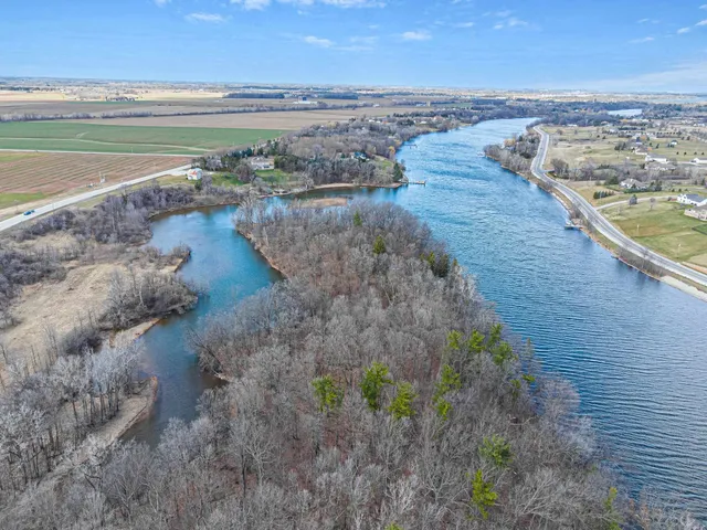 $999,900 | 3979 Lost Dauphin Road, De Pere, WI 54115