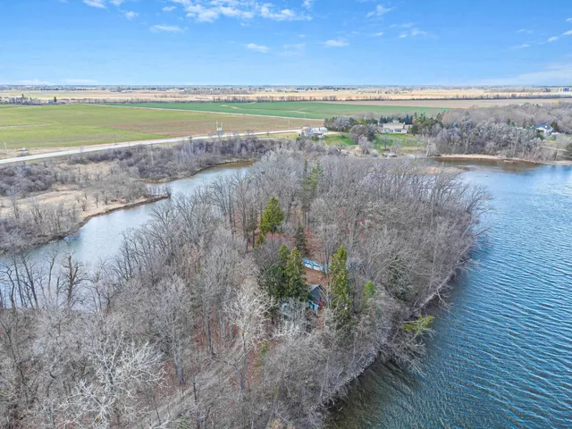 $999,900 | 3979 Lost Dauphin Road, De Pere, WI 54115