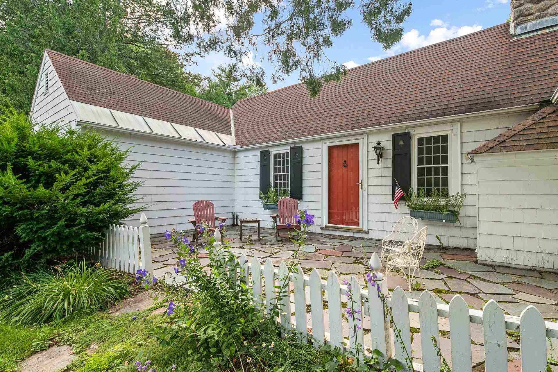 223 Youngs Hill Road Sunapee, NH 03782 - Photo 5 of 40