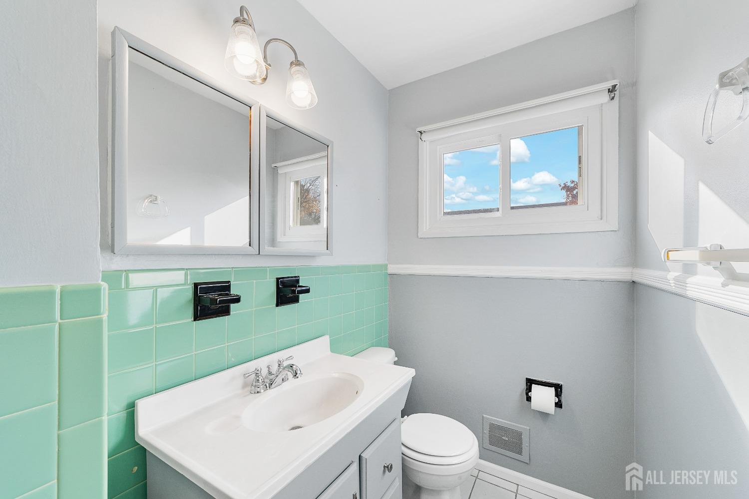 11 Wellesley Road Parlin, NJ 08859 - Photo 11 of 22 Gallery Image 11