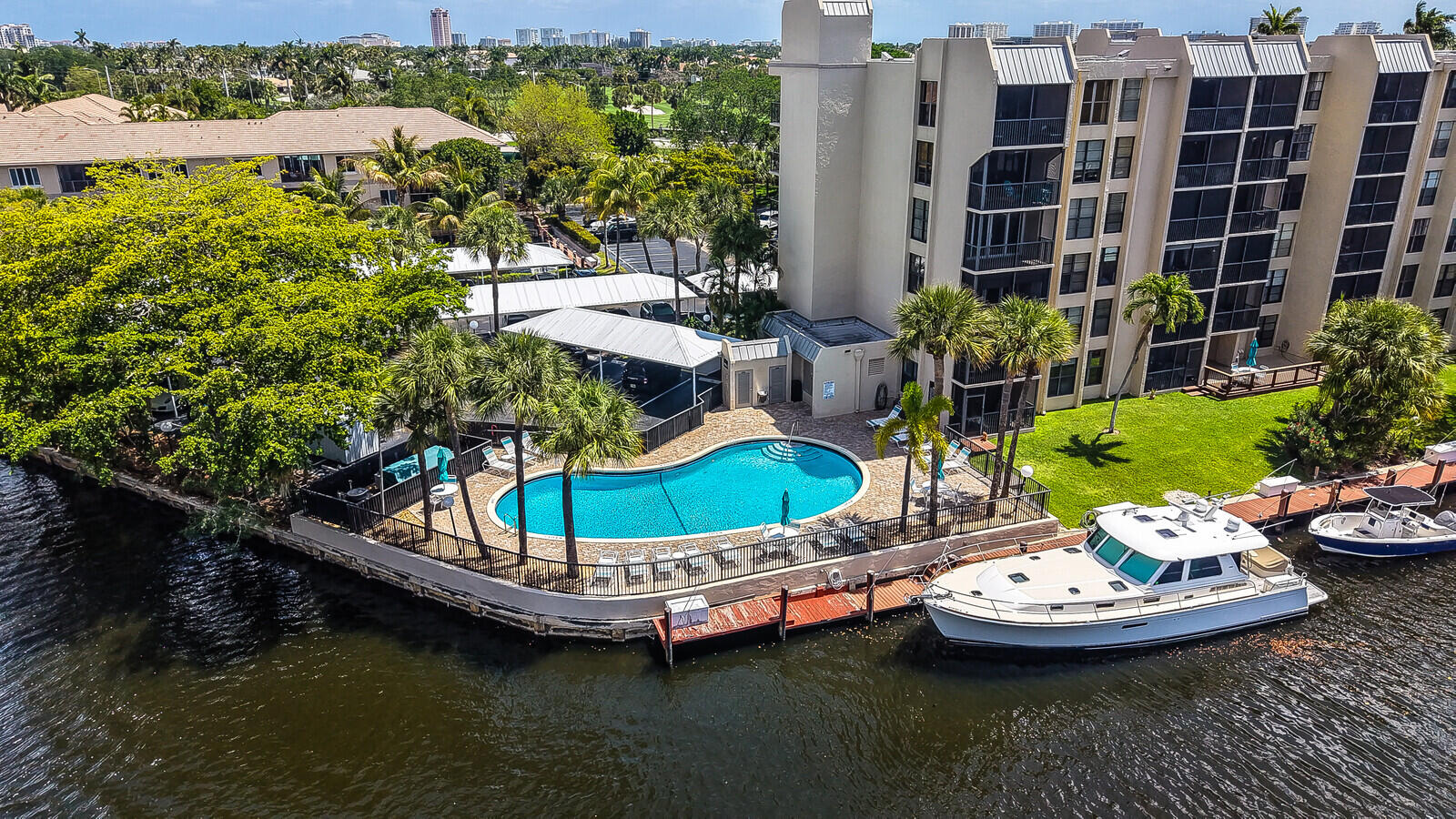 8 Royal Palm Way, Unit 401 Boca Raton, FL 33432 - Photo 25 of 31 Aerial View