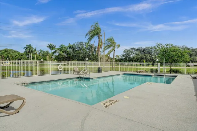 $2,250 | 417 Vista Isles Drive, Unit 2321, Sunrise, FL 33325