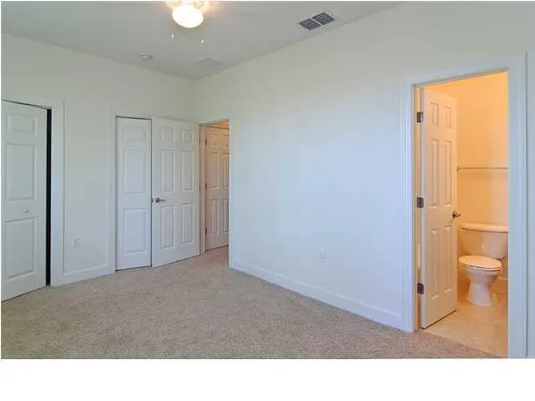 $1,400 | 15284 331 Business, Unit 10D, Freeport, FL 32439