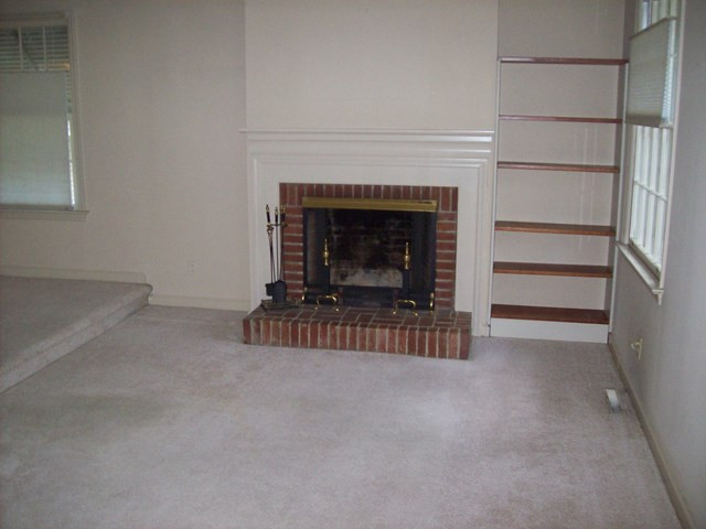 706 West Rollingwood Road Aiken, SC 29801 - Photo 2 of 20 Living Room