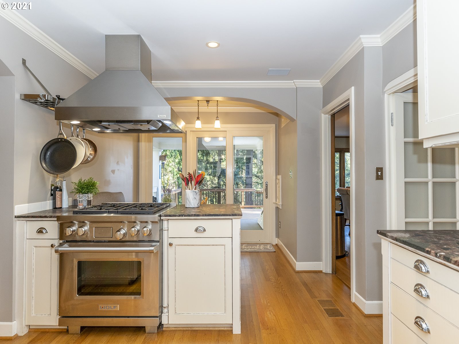 1856 Southwest Edgewood Road Portland, OR 97201 - Photo 14 of 32