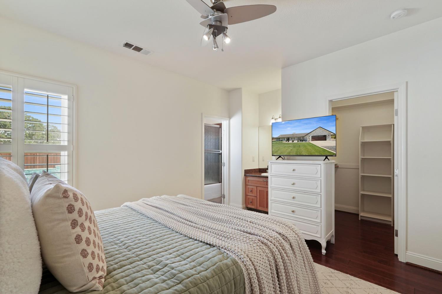 8779 Ospital Road Valley Springs, CA 95252 - Photo 41 of 80 a bedroom with a bed and with furniture