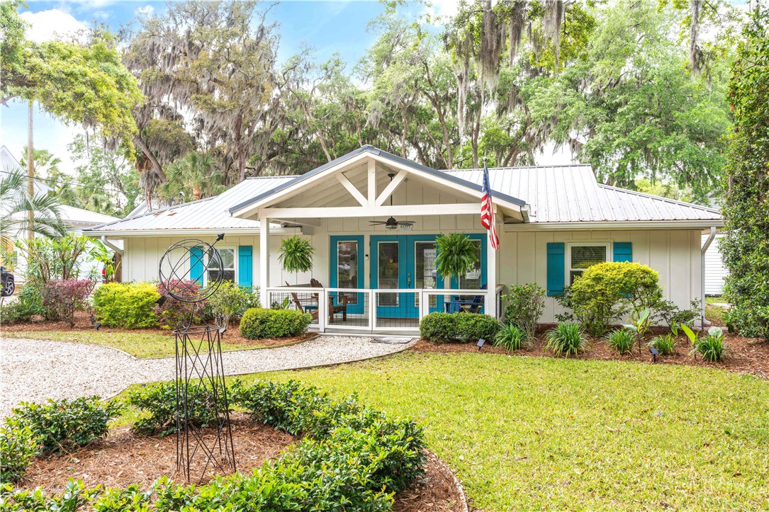 101 Broadway Street St. Simons Island, GA 31522 - Photo 1 of 27