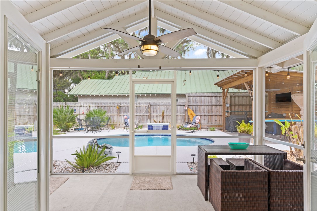 101 Broadway Street St. Simons Island, GA 31522 - Photo 10 of 27 Easy access from kitchen for outdoor living