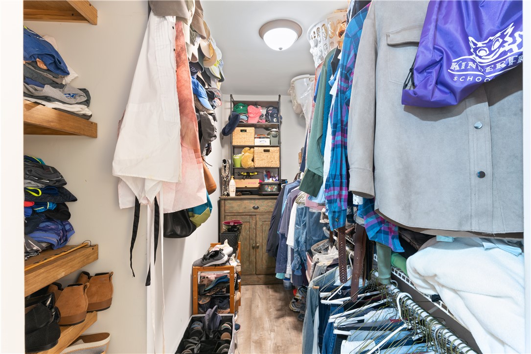 101 Broadway Street St. Simons Island, GA 31522 - Photo 13 of 27 Master walk in closet