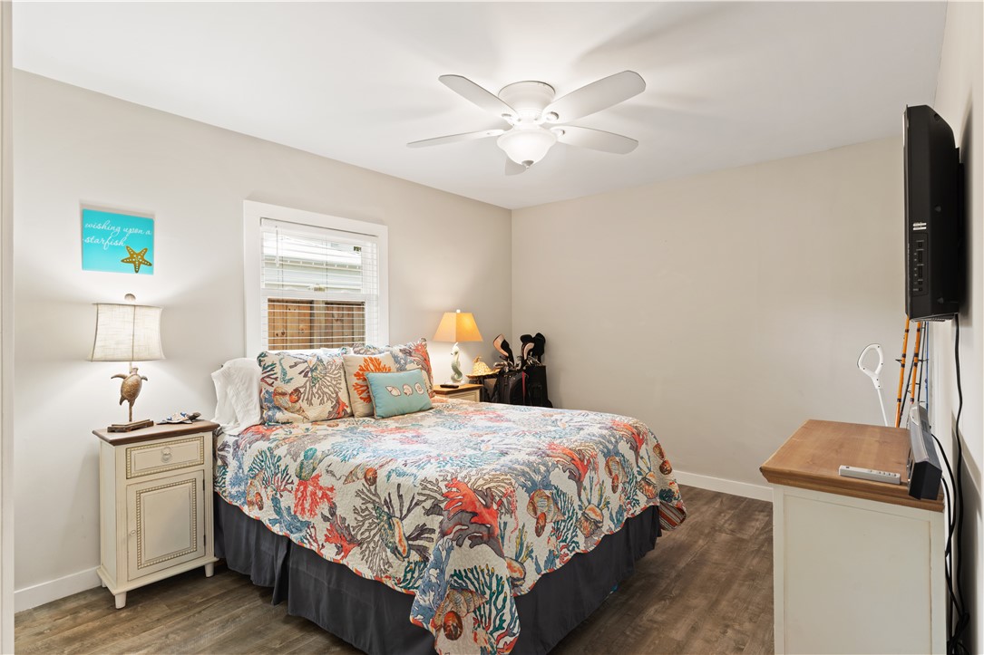 101 Broadway Street St. Simons Island, GA 31522 - Photo 16 of 27 Guest room #1