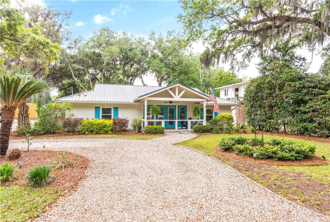 101 Broadway Street St. Simons Island, GA 31522 - Photo 2 of 27 Circular driveway for extra parking