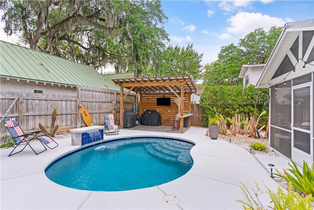 101 Broadway Street St. Simons Island, GA 31522 - Photo 21 of 27 Pool and cabana area