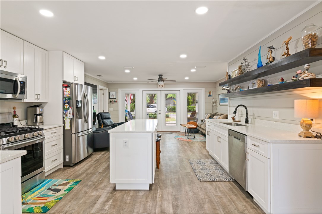 101 Broadway Street St. Simons Island, GA 31522 - Photo 6 of 27