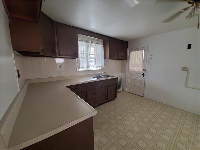 464 East Washington Street Rochester, PA 15074 - Photo 5 of 15 Gallery Image 5