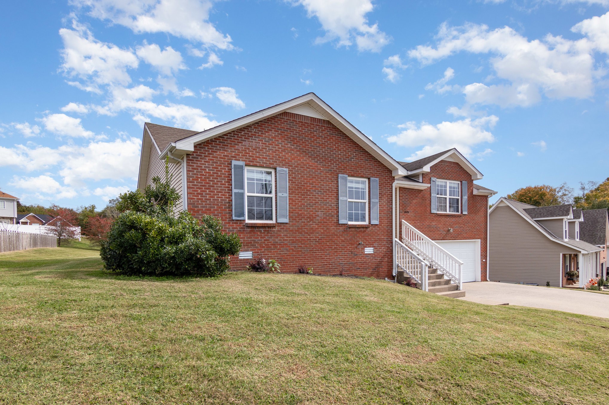 1845 Twin Rivers Road Clarksville, TN 37040 - Photo 2 of 30