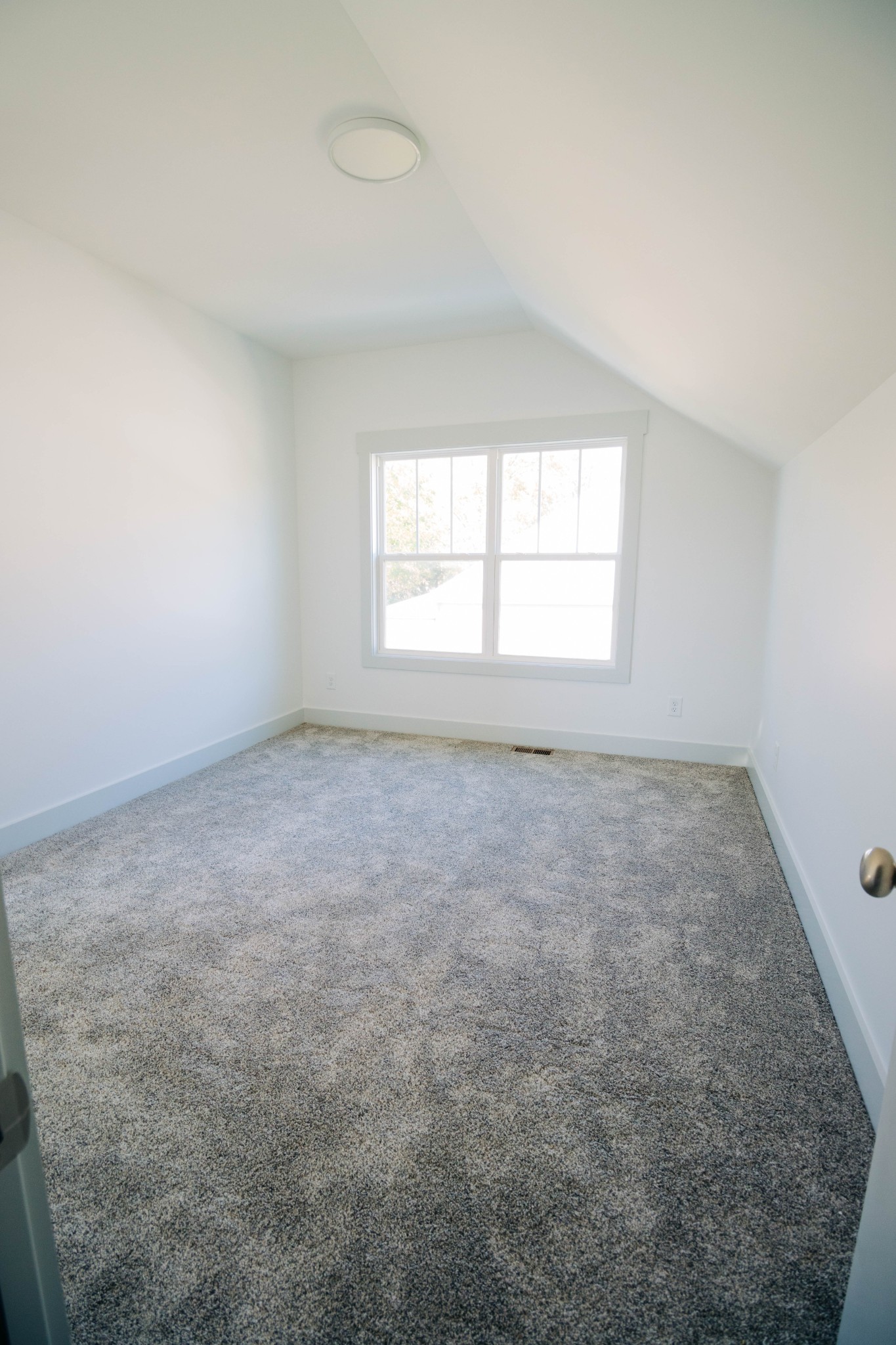 109 North Shephard Street Winchester, TN 37398 - Photo 21 of 25 an empty room with a window