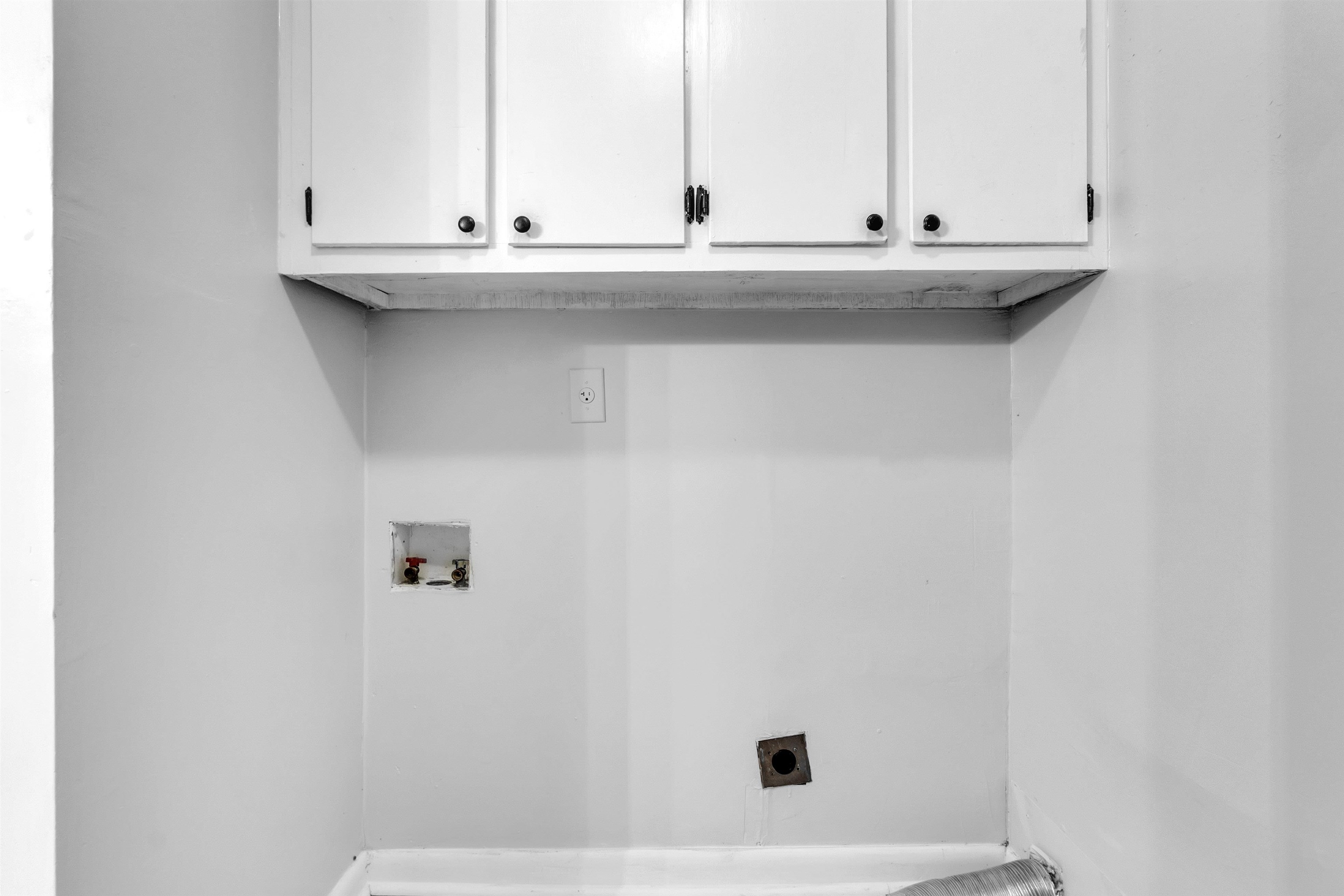 1532 Silver Street Memphis, TN 38106 - Photo 10 of 14 a view of a sink and a mirror