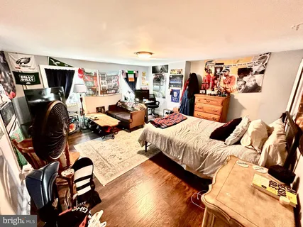 a bed room with a bed and a walk in closet