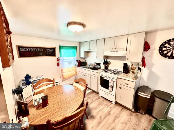 $1,000 | 3652 Midvale Avenue, Unit 3, Philadelphia, PA 19129