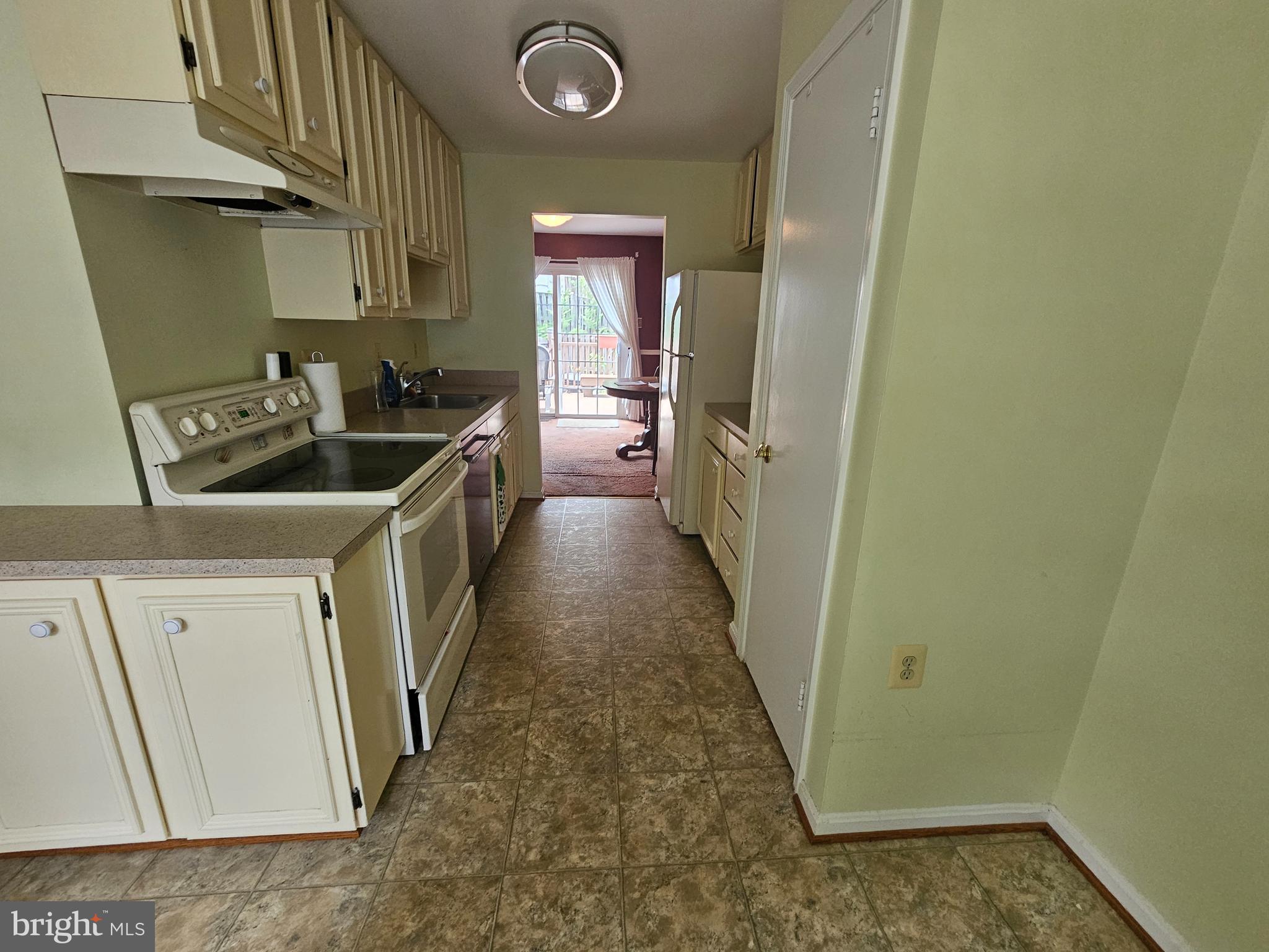 6112 Calico Pool Lane Burke, VA 22015 - Photo 3 of 7