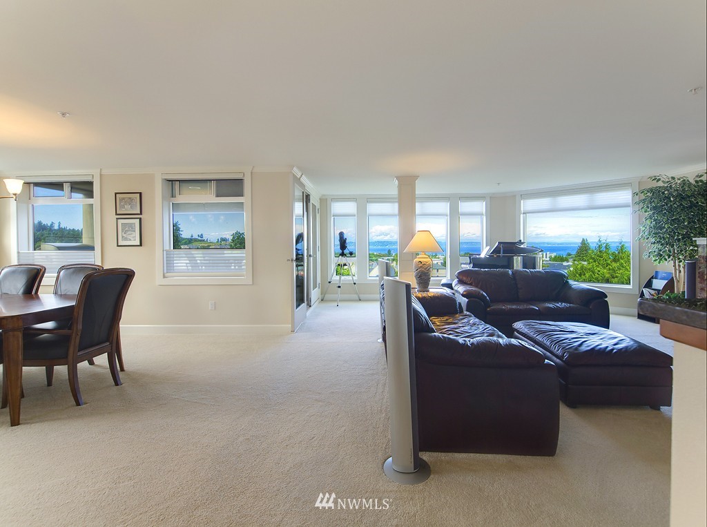 522 Alder Street, Unit 202 Edmonds, WA 98020 - Photo 2 of 15