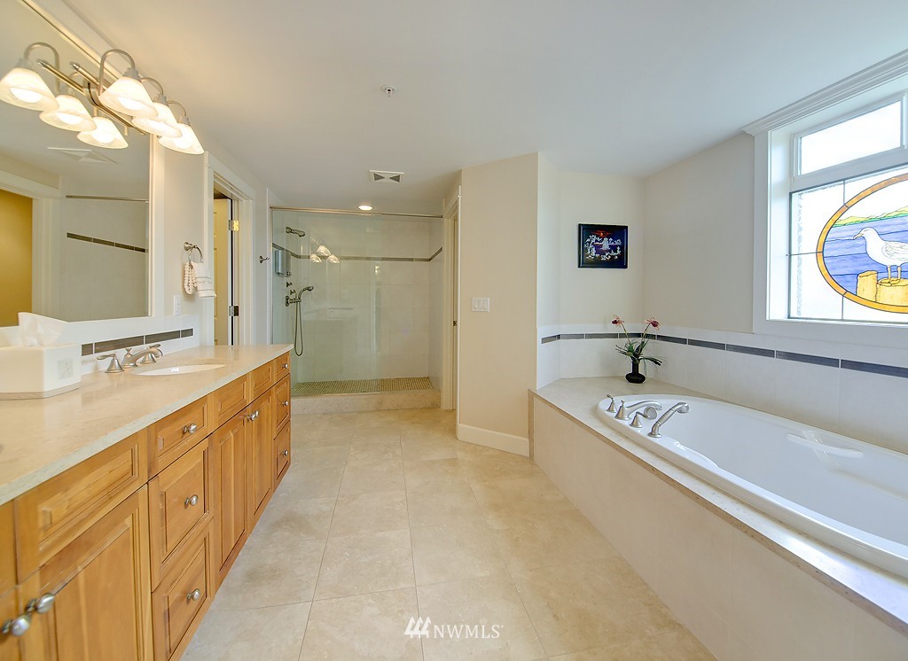 522 Alder Street, Unit 202 Edmonds, WA 98020 - Photo 11 of 15