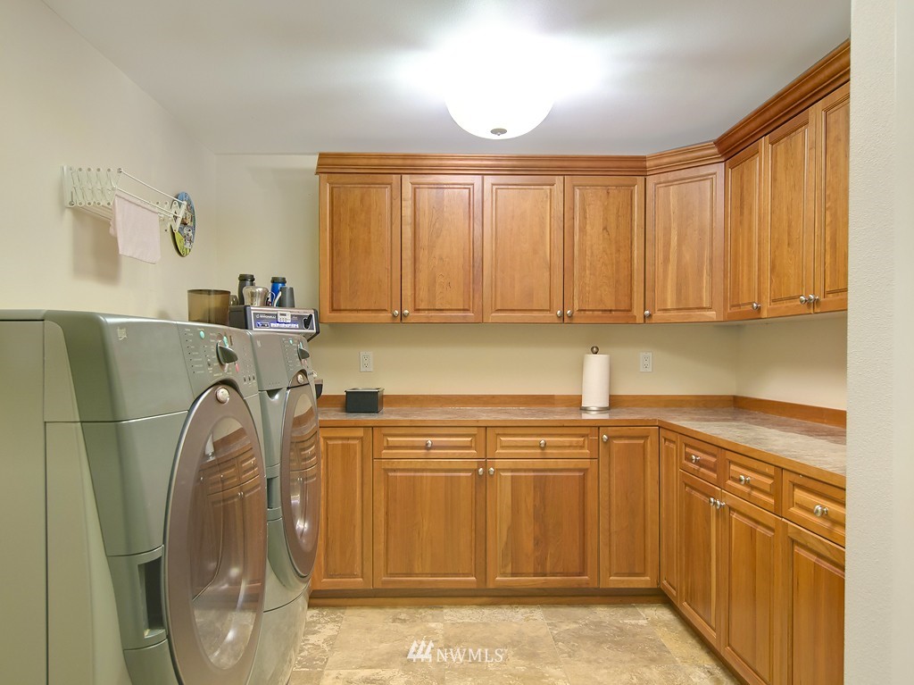 522 Alder Street, Unit 202 Edmonds, WA 98020 - Photo 13 of 15